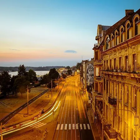 Cozy Downtown Apartament *