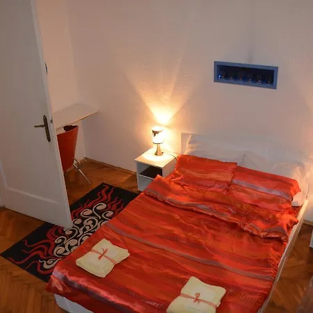 Cozy Downtown Apartment *
